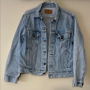 VTG Levi's Blue Lightweight Denim Jacket made in USA